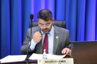 Mauricio pede retirada dos quebra-molas onde foram colocados semáforos