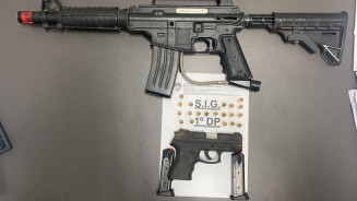 Polícia Civil prende homem por posse irregular de arma de fogo e munições durante Operação