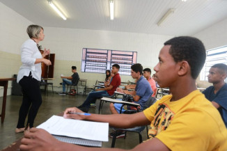 Comissão debate o trabalho dos professores de educação profissional no ensino médio