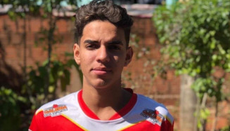 Corpo de jovem é encontrado decapitado em rio e polícia suspeita de crime passional