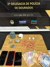 Mãe, filha e vizinha são presas acusadas de tráfico de drogas