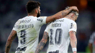 Corinthians se fecha diante do Atlético-MG e arranca 3 pontos fora com gol de Róger Guedes