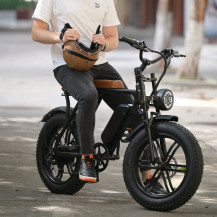 Bike elétrica x ciclomotor: entenda a diferença e as regras para cada um