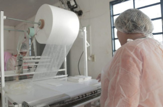 Produção de absorventes cresce e leva dignidade menstrual às alunas da rede pública em Rio Brilhante