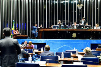 Senado aprova proibição de vínculo empregatício entre igrejas e religiosos