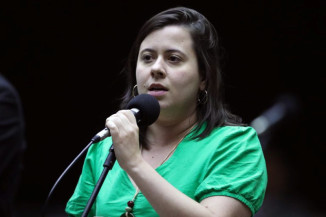 Projeto considera crime de tortura constranger mulher a não fazer aborto nas hipóteses legais
