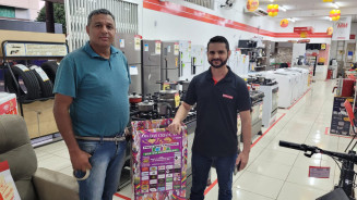 Projeto 'Faça uma criança feliz' arrecada brinquedos para o Dia das Crianças