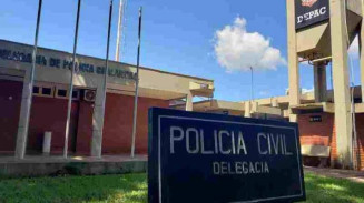 Homem coloca fogo na casa e tenta matar a ex