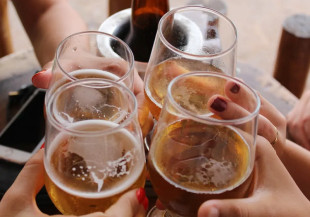 Consumo de cerveja sem álcool dispara no Brasil e vira tendência