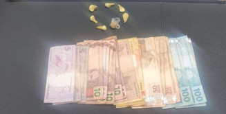 Homem é preso ao dispensar pasta base e tentar fugir