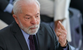Lula diz que seguirá investindo “ainda mais” no futebol feminino