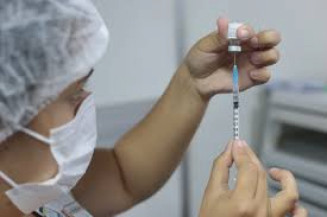 Apenas 11% das crianças até 5 anos tomaram duas doses da vacina contra Covid-19