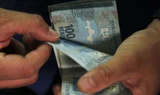 Relação com crédito bancário varia conforme classe social