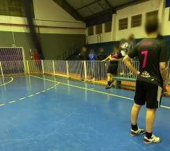 Após ser expulso, jovem chama árbitro de 'preto' e vai preso