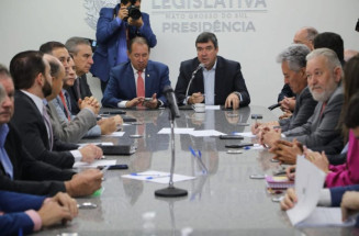 Governador apresenta a deputados programa de investimentos com financiamento de 2,3 bilhões