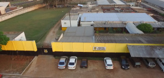 Detento morre após rede se desprender de gancho preso ao teto de cela