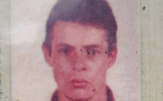 Motorista é arremessado de veículo durante capotamento e morre