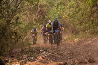 Bonito sedia no feriadão ciclismo de montanha