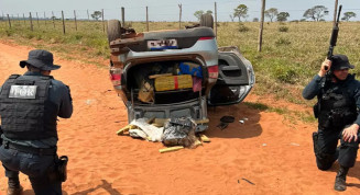 Jovem capota veículo com drogas durante fuga e morre