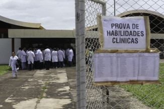 Comissão realiza debate sobre taxa de aprovação no Revalida
