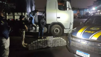 Motorista é preso com R$ 19 milhões em cocaína no fundo falso de caminhão