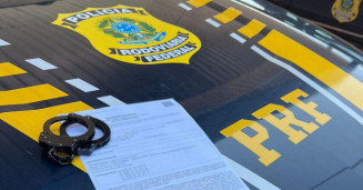 PRF prende  homem com mandado de prisão por homicídio no RS