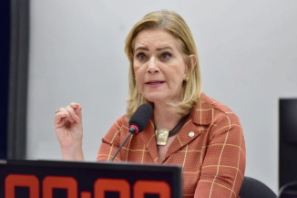 Comissão aprova projeto que prevê campanha de avaliação periódica da saúde da mulher no SUS