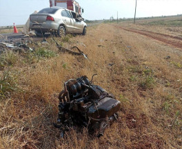 Vendedor morre em batida entre carro e caminhão na MS-386
