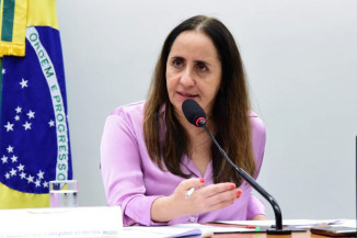 Comissão aprova processo seletivo simplificado para professor temporário da educação básica