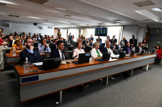 Senado vai contra STF e aprova marco temporal para demarcações de terras indígenas