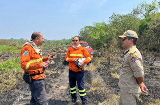 Combate a incêndio no Pantanal do Rio Negro ocorre há cinco dias e trabalho tem reforço