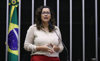 Projeto obriga SUS a fornecer "touca inglesa" que reduz queda de cabelo de pacientes com câncer