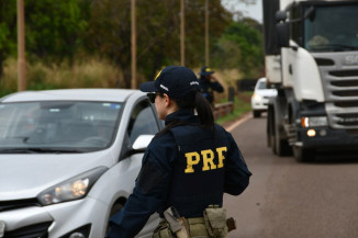 Polícia reforça fiscalização para combater acidentes no feriadão