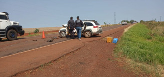 Identificado motorista morto prensado ao bater carro em trator