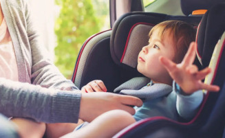 Conheça a forma mais segura de transportar crianças no trânsito
