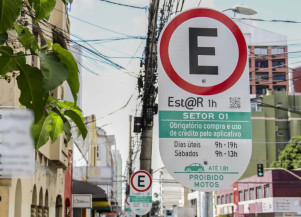 Uso de vagas regulamentadas em estacionamentos rotativos poderá ter novas regras. Veja quais!