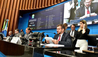 Pós feriadão, deputados votam hoje  sete projetos