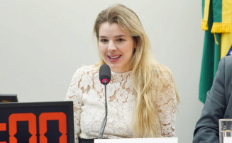 Comissão aprova direito de pais tirarem férias no mesmo período do recesso escolar do filho com deficiência