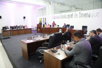 Com duas emendas, vereadores aprovam projeto que institui o Refis