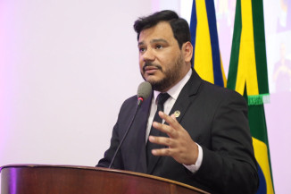 Marcelo Mourão pede criação do Programa Escola Feliz