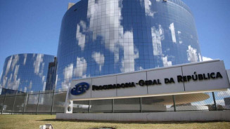 PGR pede que PF investigue R$ 17 milhões via Pix enviados a Bolsonaro