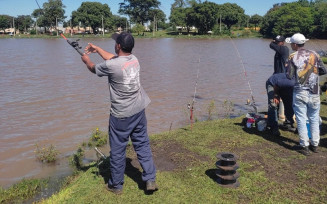 Pesca está liberada domingo no lago do Parque Antenor Martins