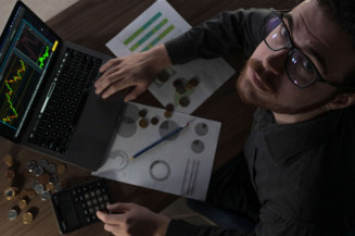 53% dos brasileiros afirmam que a economia vai melhorar nos próximos seis meses