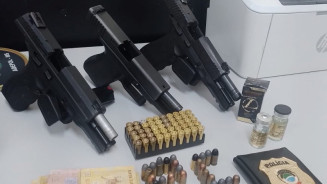 Fisiculturista é preso na Capital por posse e porte ilegal de armas de fogo
