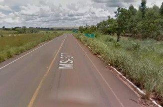 Motorista invade pista contrária, colide em caminhão e morre na MS-377