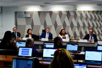 Debatedores apoiam proposta de tolerância zero para porte de drogas