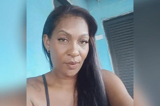 Homem mata ex a facadas e coloca fogo na casa
