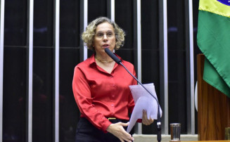 Câmara aprova projeto que prevê divulgação do direito de reconstrução mamária pelo SUS