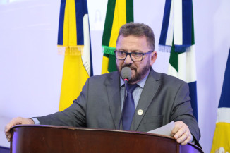Laudir cobra informações sobre a qualidade da água fornecida em Dourados