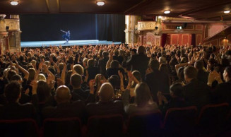 Comissão aprova distribuição de ingressos gratuitos para quem nunca esteve em evento cultural